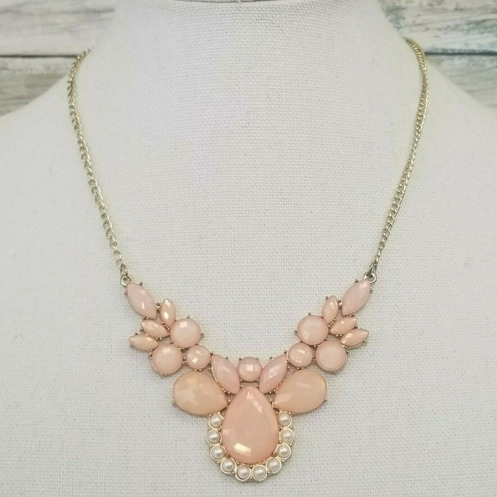 Peach Glass Stone Faux Pearl Gold Tone Necklace K1